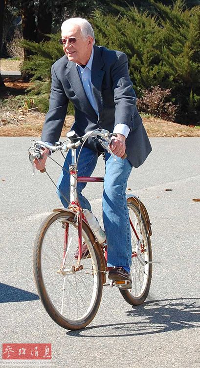 各國領(lǐng)導(dǎo)人退休后都干啥？小布什刷盤布朗教書