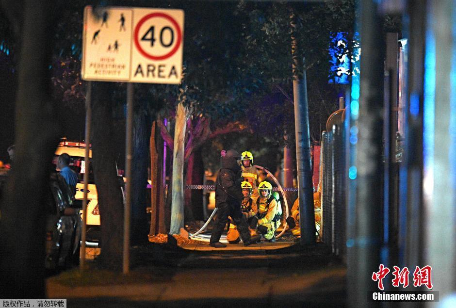 澳洲男子試圖駕車(chē)襲擊警察局 車(chē)上裝滿煤氣罐 澳洲男子試圖駕車(chē)襲擊警察局 車(chē)上裝滿煤氣罐