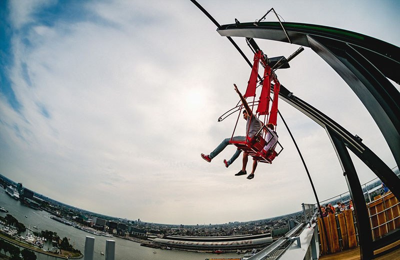 荷蘭100米高秋千飛入云端 看盡美景 荷蘭100米高秋千飛入云端 看盡美景