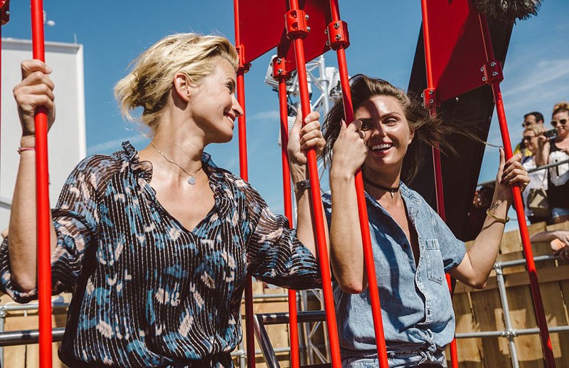 荷蘭100米高秋千飛入云端 看盡美景 荷蘭100米高秋千飛入云端 看盡美景