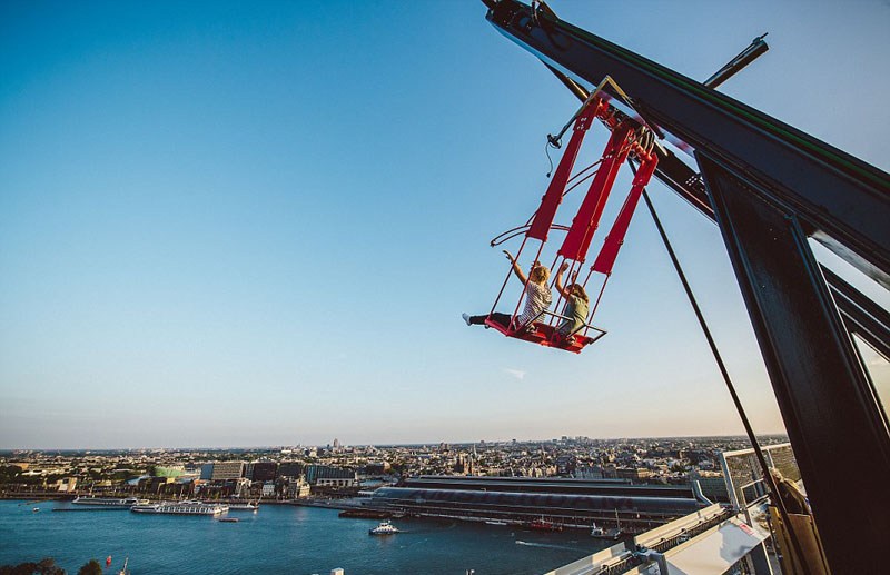 荷蘭100米高秋千飛入云端 看盡美景 荷蘭100米高秋千飛入云端 看盡美景