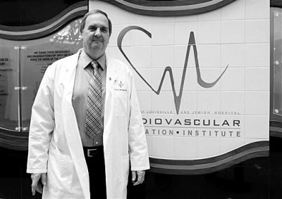 這是負責這一項目的生物學(xué)家斯圖爾特·威廉斯今年3月6日接受采訪時拍的照片。