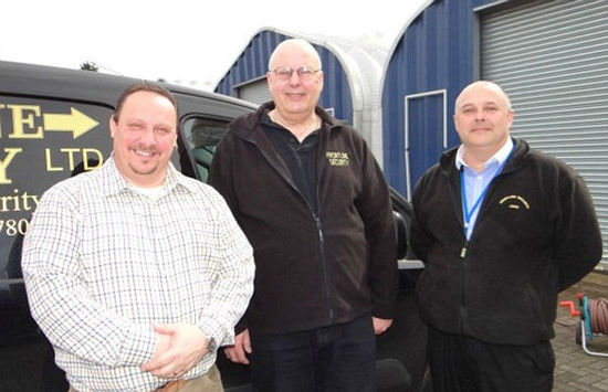 英國(guó)一電工5年求職被拒547次 終于找到工作(圖) 英國(guó)一電工5年求職被拒547次 終于找到工作(圖)