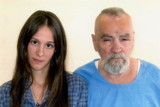 美80歲殺人犯獄中娶26歲女粉絲 民眾難以理解(圖) 美80歲殺人犯獄中娶26歲女粉絲 民眾難以理解(圖)