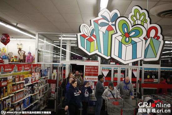 美國(guó)民眾搶購(gòu)打折商品 迎“黑色星期五”血拼日(高清組圖) 美國(guó)民眾搶購(gòu)打折商品 迎“黑色星期五”血拼日(高清組圖)