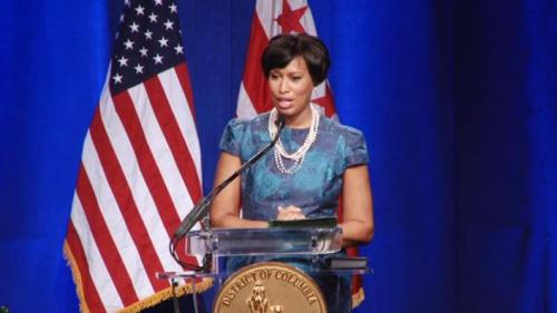 穆麗爾·鮑澤成為了華盛頓歷史上第一位非裔女市長。