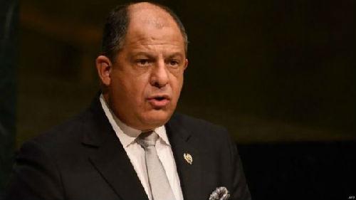 哥斯達黎加總統(tǒng)路易斯·索利斯表示，政府亟需資金因應(yīng)財政赤字，但中國提供10億美元貸款的時機仍未成熟。（圖片來源：英國廣播公司網(wǎng)站）