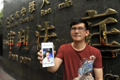 5月20日，成都市中級人民法院，駱先生再次將前女友告上法庭。