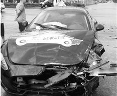 一女模特試駕瑪莎拉蒂撞車 維修費高達幾十萬 一女模特試駕瑪莎拉蒂撞車 維修費高達幾十萬