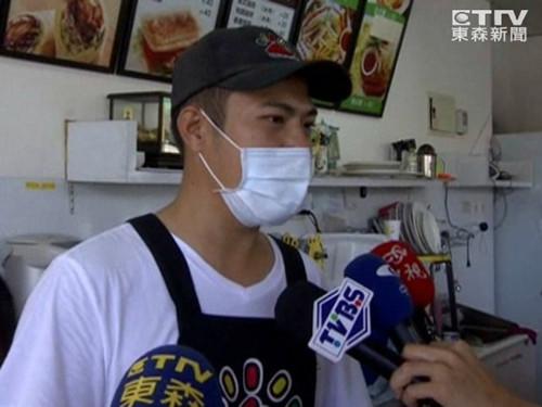 老板表示，妻子的主治醫(yī)師也說過，確實(shí)有“驚嚇導(dǎo)致流產(chǎn)”的案例。