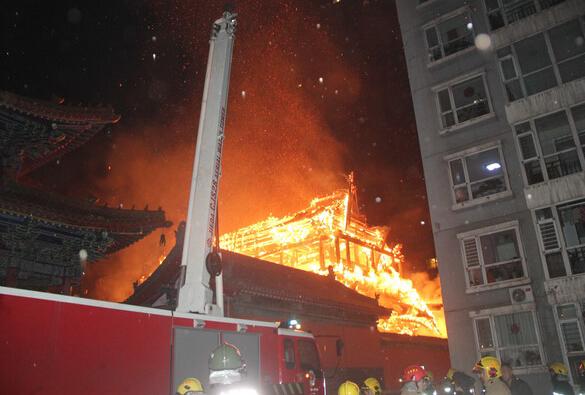 火災(zāi)現(xiàn)場 火災(zāi)現(xiàn)場