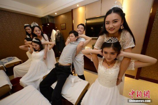 湖南十大?；w到足浴店學理療按摩(圖)