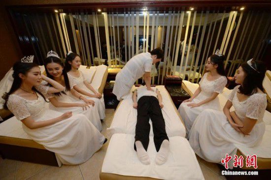 湖南十大?；w到足浴店學理療按摩(圖)