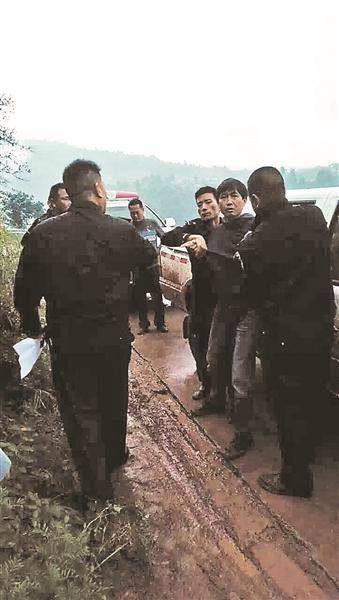 索瑪基金會(huì)理事長黃紅斌被當(dāng)?shù)厣止矌ё? complete=