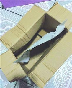 拼多多團(tuán)購(gòu)面膜，結(jié)果送來(lái)一個(gè)空盒、一張紙條。