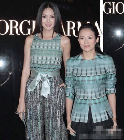 就算氣場絕對強(qiáng)大的貝嫂，跟張梓琳合影幾乎可以讓人忽視