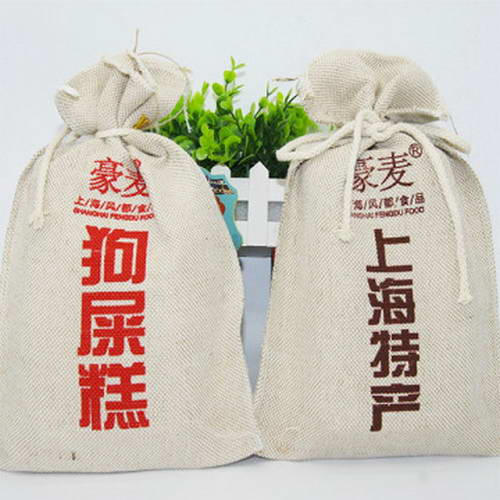 上海某公司推出的一款名為“狗屎糕”的產(chǎn)品引來(lái)不少質(zhì)疑。