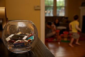 遠離低頭族 教你適當使用手機 遠離低頭族 教你適當使用手機