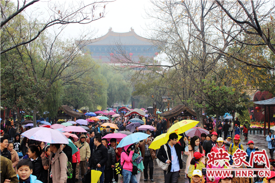 天好、花美 中國(guó)開(kāi)封第32屆菊花文化節(jié)延長(zhǎng)一周