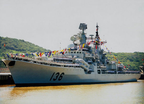 資料圖：東海艦隊的杭州號驅(qū)逐艦。