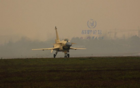 殲-10B戰(zhàn)機(jī)最美試飛照 殲-10B戰(zhàn)機(jī)最美試飛照