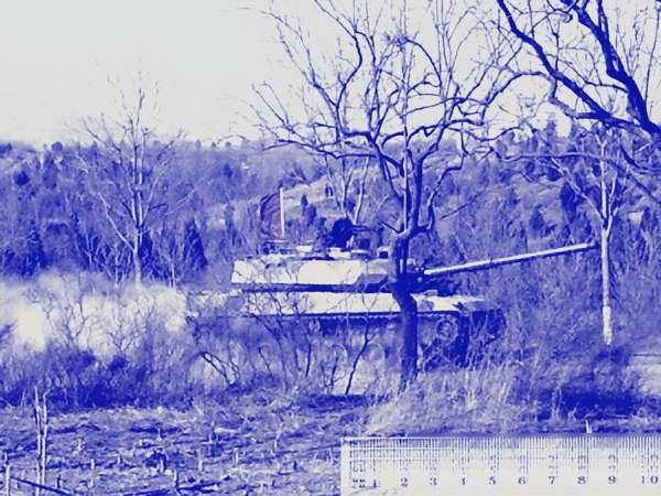 近日首次在網(wǎng)絡(luò)上公開的中國新式輕型坦克在山區(qū)地形的測試照 近日首次在網(wǎng)絡(luò)上公開的中國新式輕型坦克在山區(qū)地形的測試照