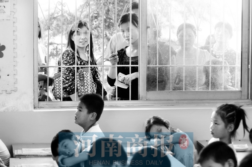 家長們都想讓孩子上個好學(xué)校、好班級，但也應(yīng)根據(jù)實際情況，選擇最合適的