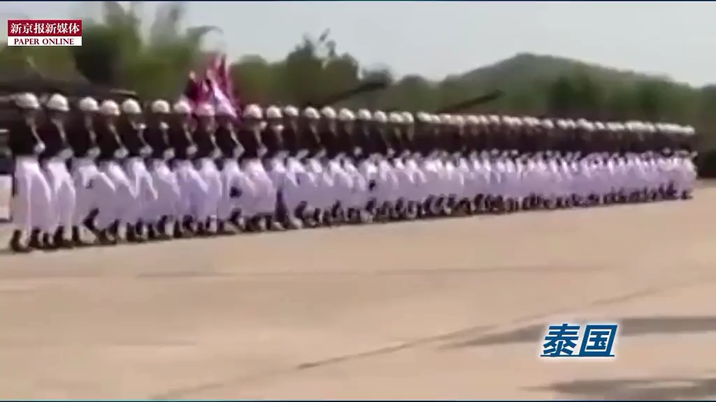 那些年摩托、樹人、斧頭兵上演的有趣閱兵式