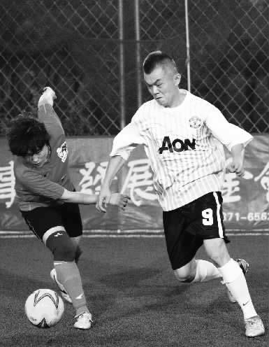 跟男人踢球，鏗鏘玫瑰們早已習慣