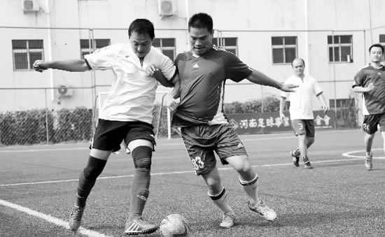 為了爭奪小組頭名，天行健和領航置業(yè)踢得異常激烈