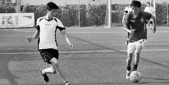 1:1戰(zhàn)平后，東方今報(bào)隊(duì)點(diǎn)球大戰(zhàn)憾負(fù)大商集團(tuán)隊(duì)