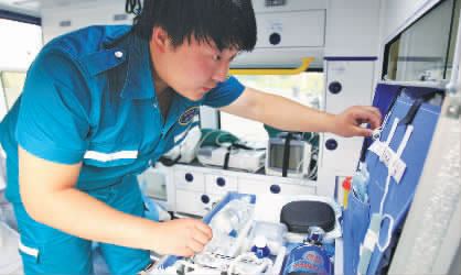 每個比賽，醫(yī)護人員都會提前出現(xiàn)