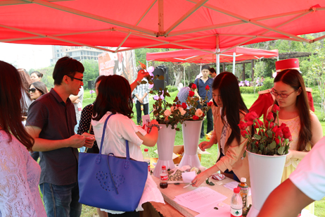 號(hào)牌、玫瑰一個(gè)不能少