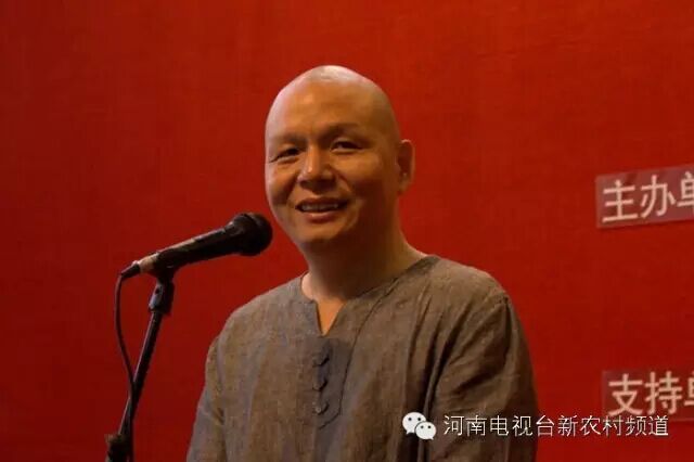 書畫家協(xié)會副主席，中國書畫家協(xié)會會員，河南省青年書法家，蘆荻