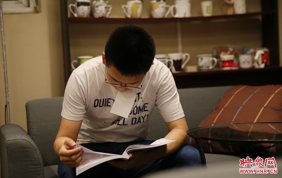 楊栗，22歲，某大學(xué)大三學(xué)生：喜歡這種看書的環(huán)境。