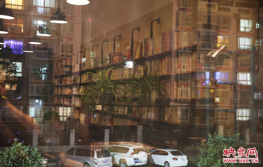 在城市的夜里，今后將有一扇屬于書的亮著的窗。