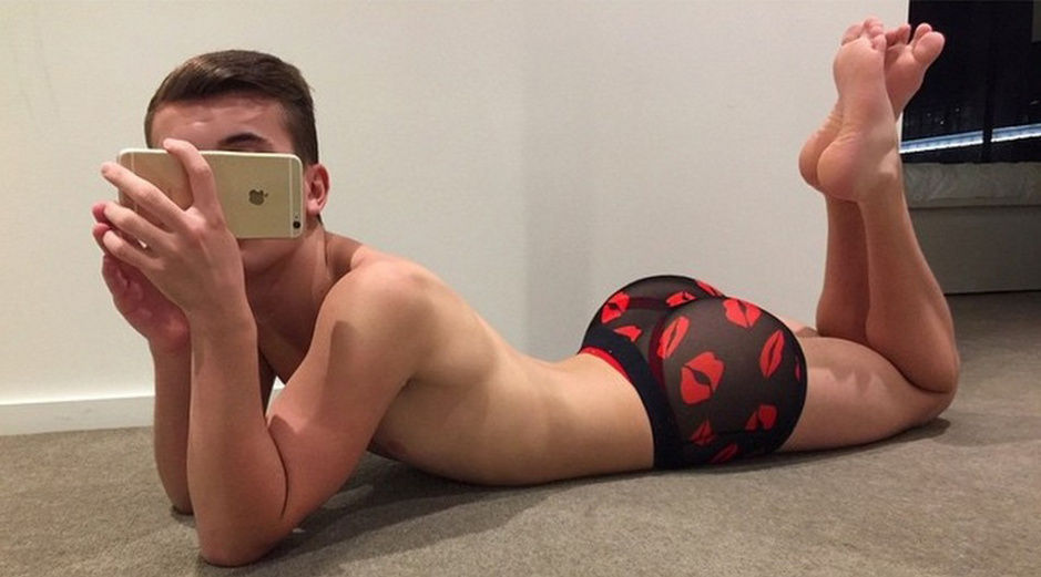 媲美卡戴珊！美少年性感肥臀兜不住