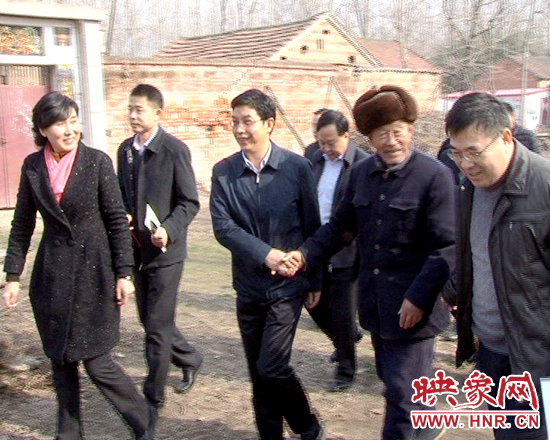 金冬江、李萬順、吳文立一行赴正陽縣慰問